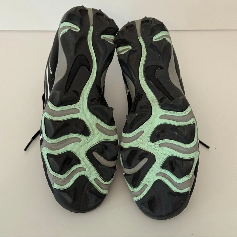 Nike Women Hyperdiamond 4 Keystone Black/White/Mint - Size 9  Women